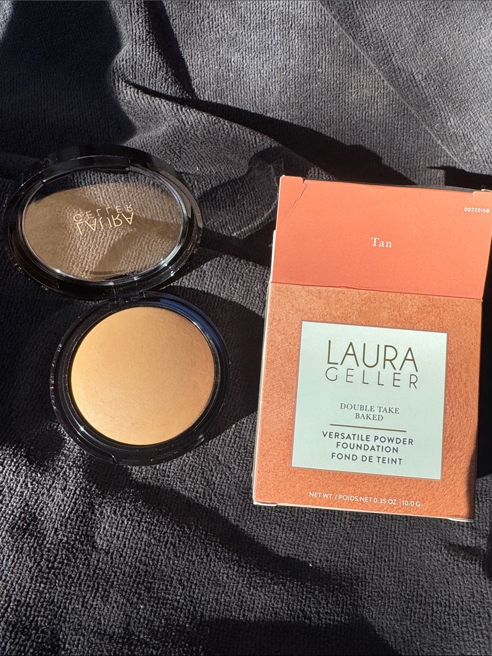 Laura Geller Double Take Baked Powder Foundation in Tan